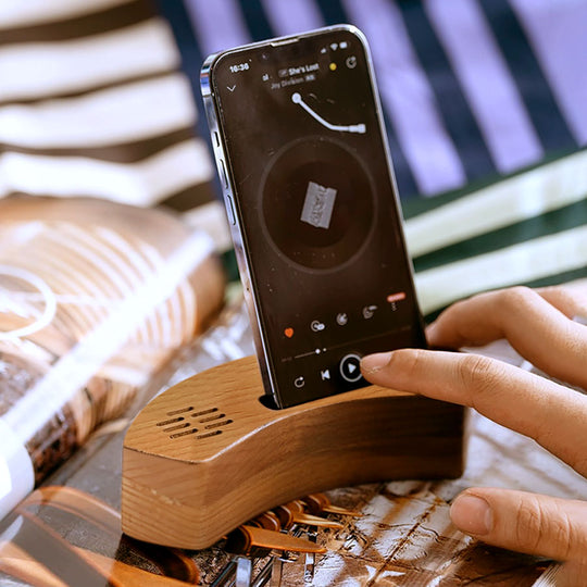 Sound Amplifier Speaker and Cell Phone Stand